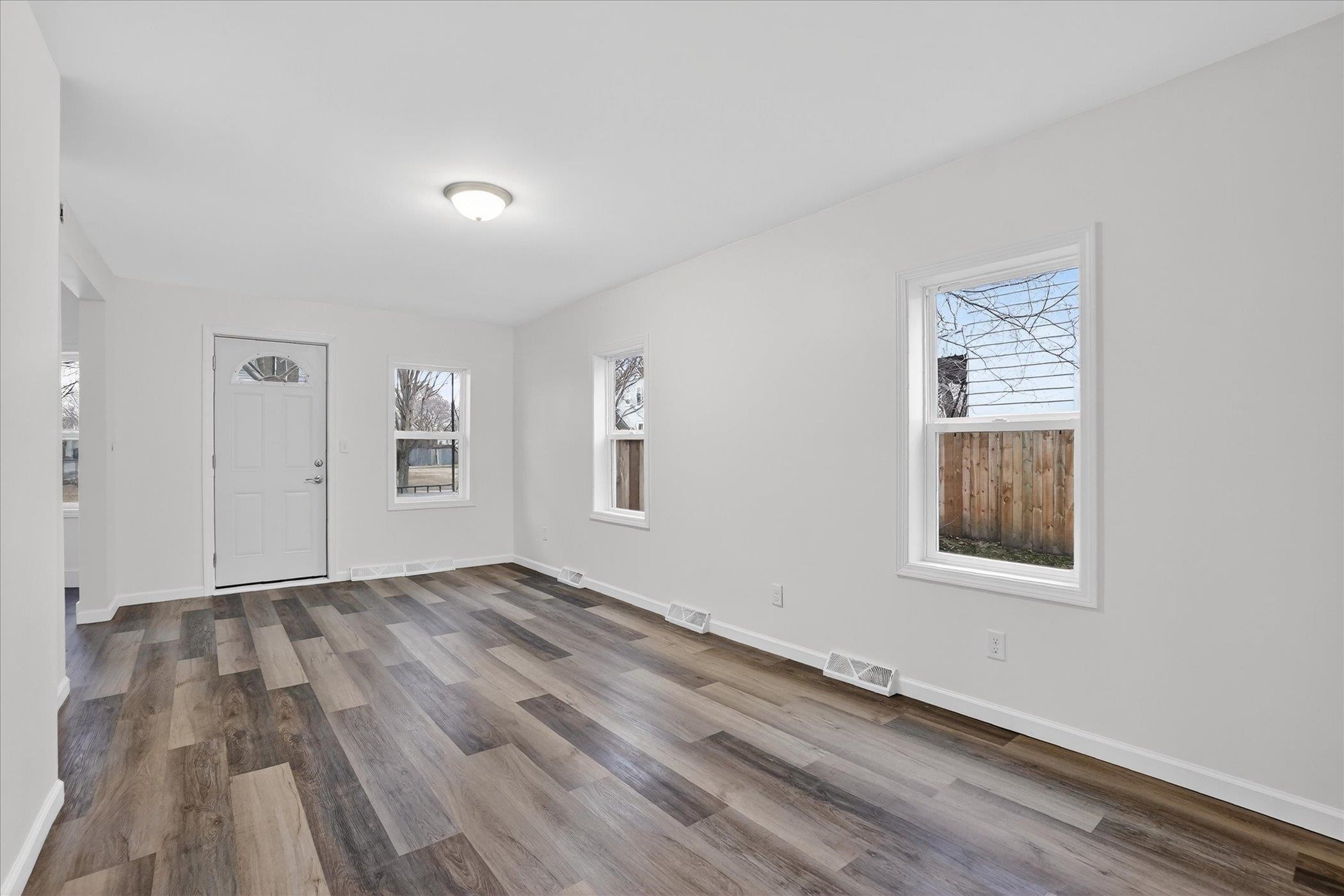 400 Fraser Street Bay City, MI 48708 - Photo 12 of 42