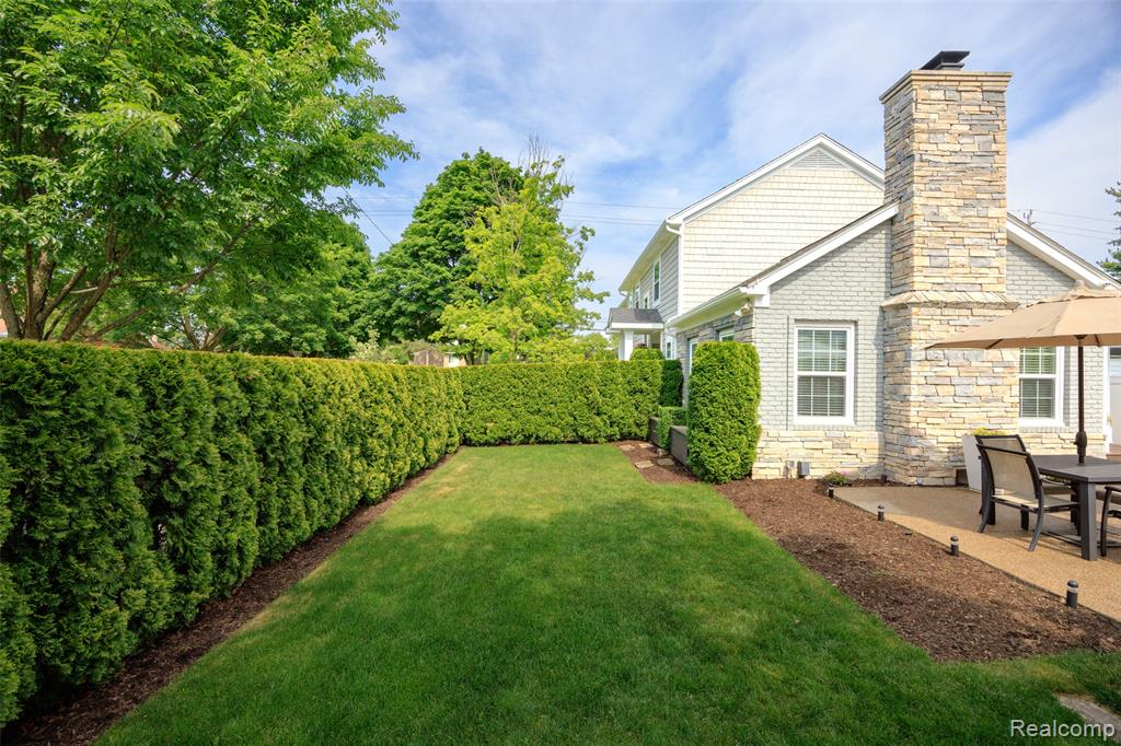2872 Manchester Road Birmingham, MI 48009 - Photo 47 of 53