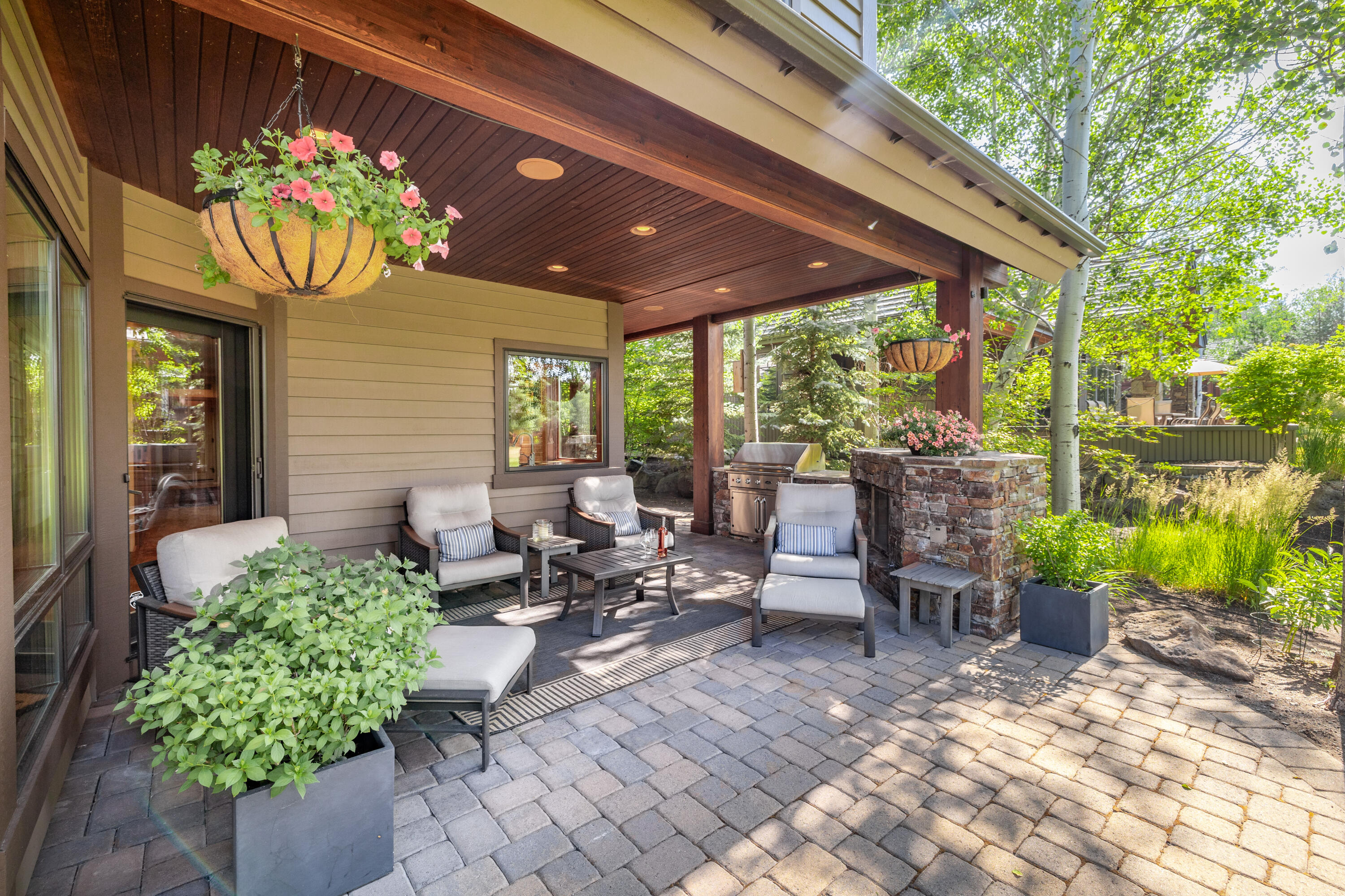 19448 Green Lakes Loop Bend, OR 97702 - Photo 50 of 63 Perfect Al Fresco Spaces