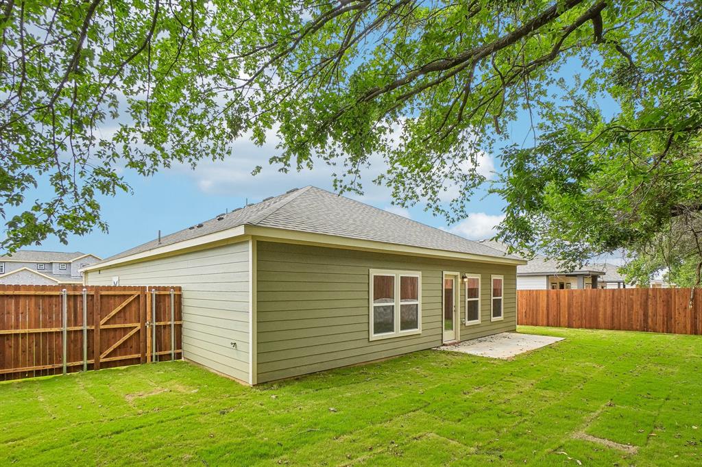 369 Declan Street Springtown, TX 76082 - Photo 32 of 37