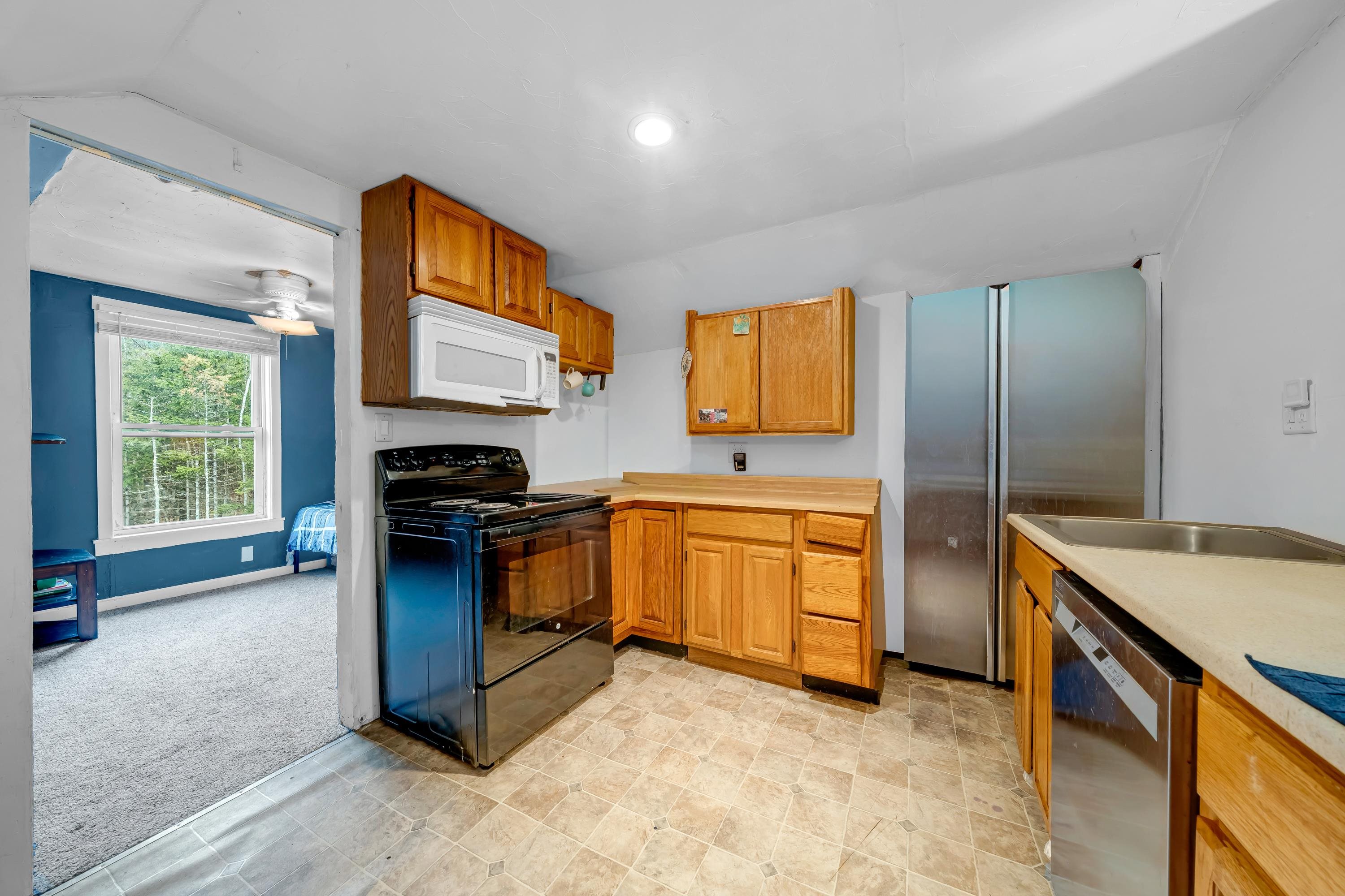 7 Moulton Street Raymond, NH 03077 - Photo 37 of 43