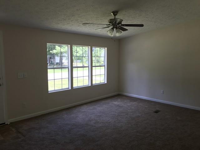 136 Grapevine Road Summerville, SC 29483 - Photo 2 of 11 IMG_1498