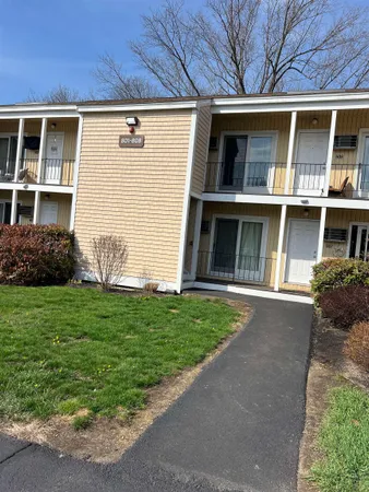 $229,900 | 806 Cocheco Court, Dover, NH 03820