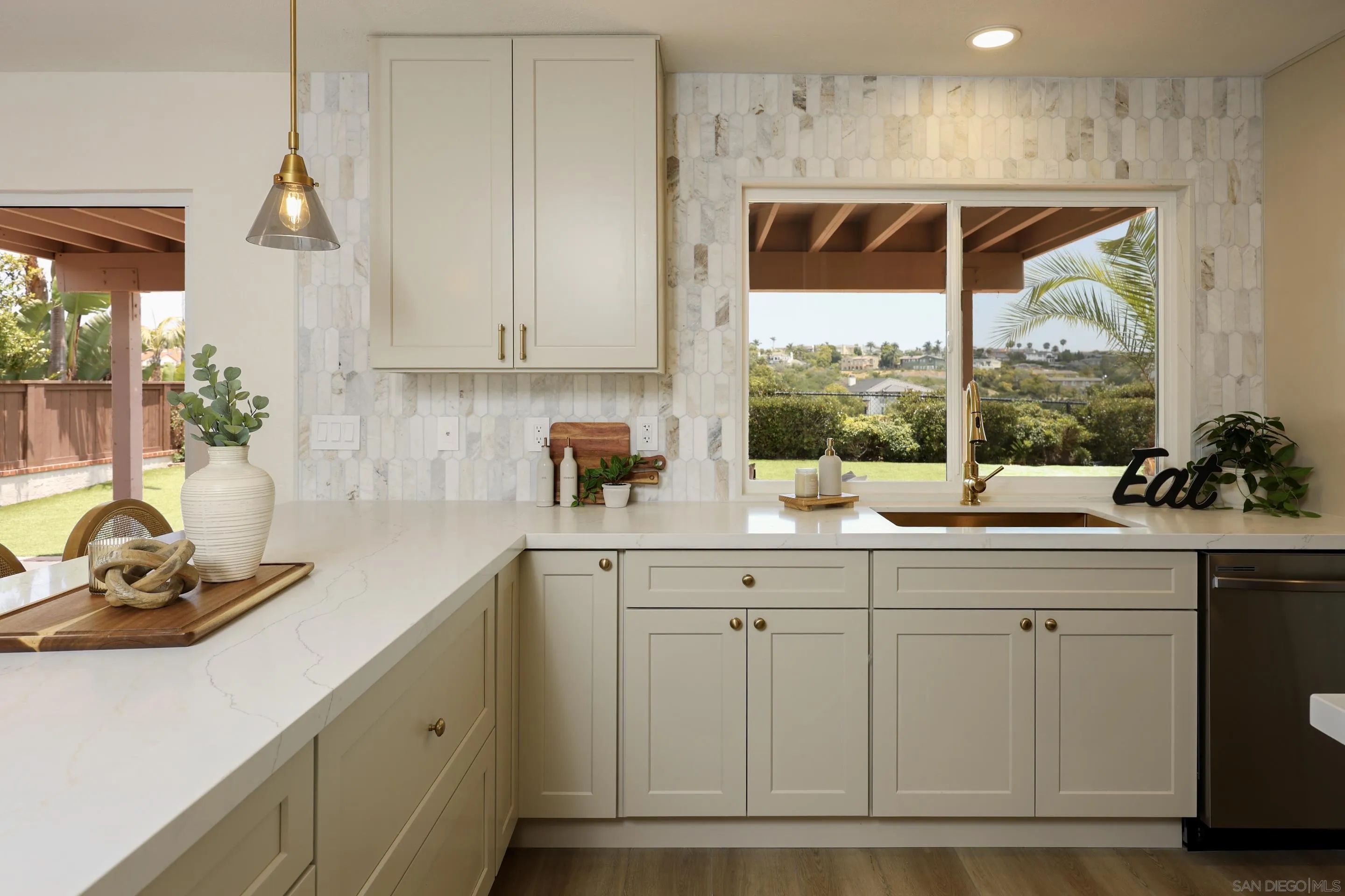 1705 Hawk View Drive Encinitas, CA 92024 - Photo 10 of 44