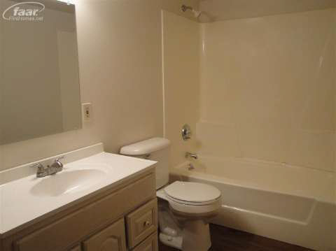 7223 Davison Road Davison, MI 48423 - Photo 5 of 10 20372795-4.JPG