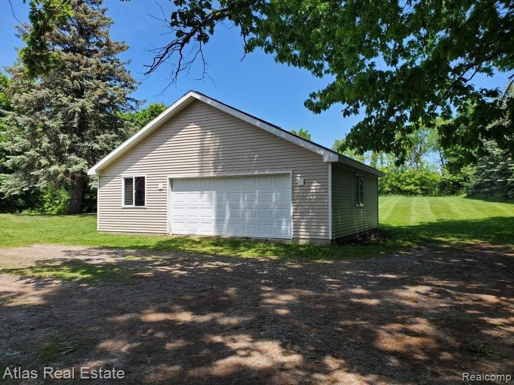 10423 Coolidge Road Goodrich, MI 48438 - Photo 2 of 12