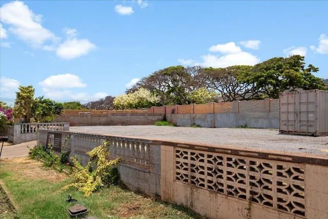 $900,000 | 418 Waine'e Street, Lahaina, HI 96761