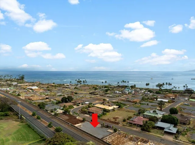 $900,000 | 418 Waine'e Street, Lahaina, HI 96761