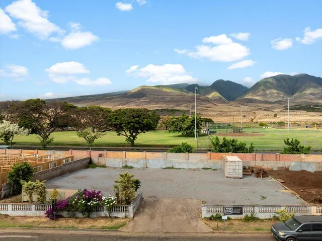 $900,000 | 418 Waine'e Street, Lahaina, HI 96761