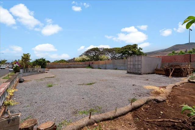 $900,000 | 418 Waine'e Street, Lahaina, HI 96761