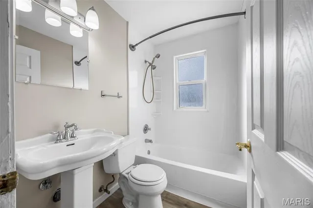 $359,900 | 569 Highland Ridge Drive, Ballwin, MO 63011