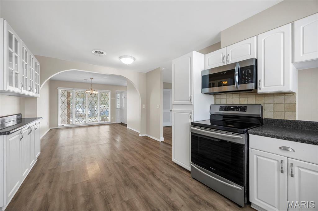 569 Highland Ridge Drive Ballwin, MO 63011 - Photo 4 of 22