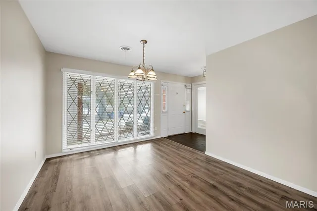 $359,900 | 569 Highland Ridge Drive, Ballwin, MO 63011