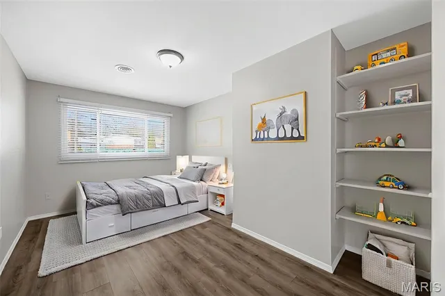 $359,900 | 569 Highland Ridge Drive, Ballwin, MO 63011