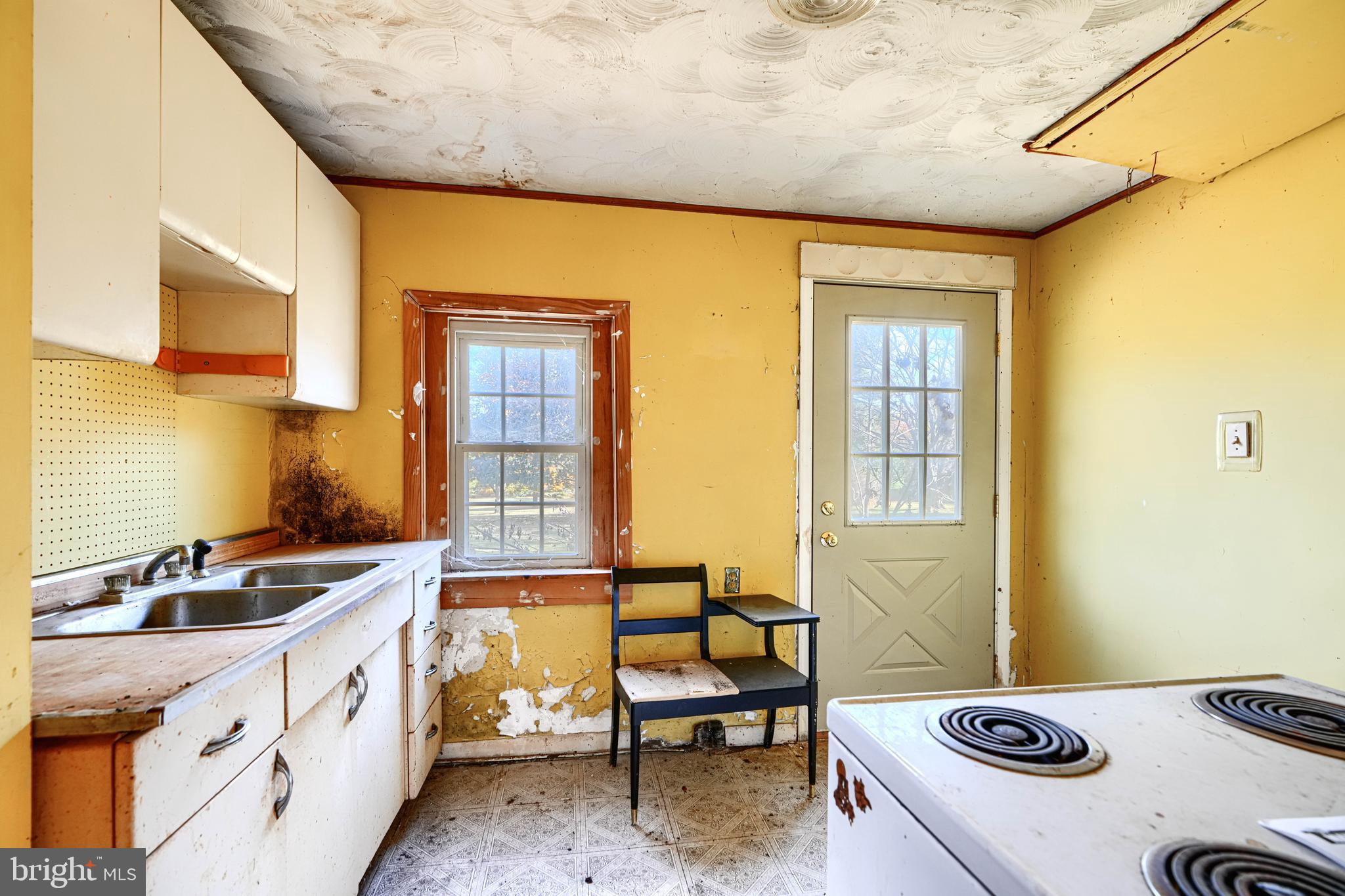 1817 Rock Spring Road Forest Hill, MD 21050 - Photo 75 of 97 Cottage Kitchen
