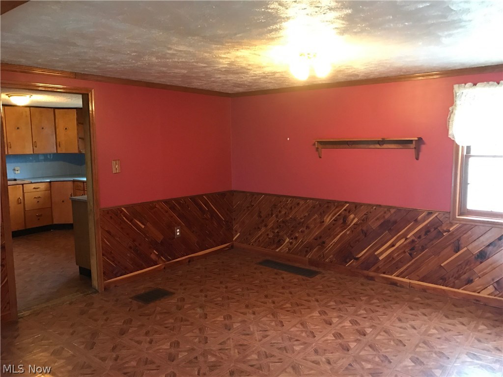 8322 Madison Road Thompson, OH 44086 - Photo 9 of 25