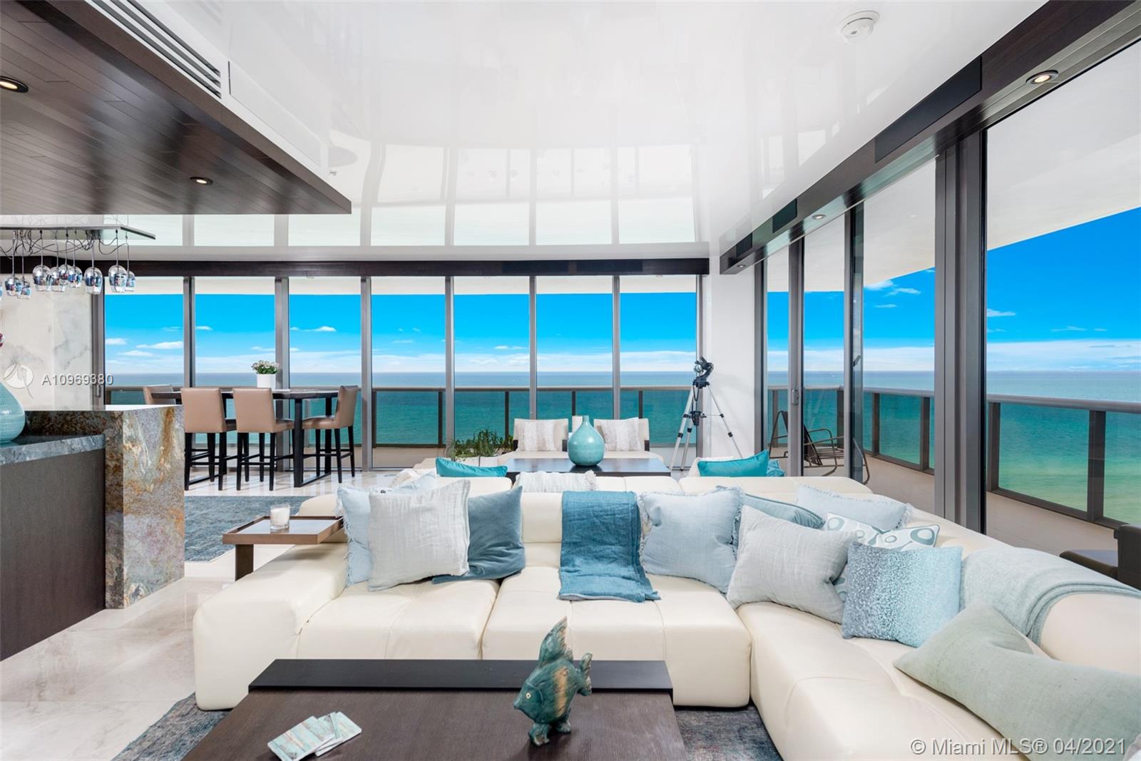 5875 Collins Avenue, Unit 1801/1802 Miami Beach, FL 33140 - Photo 2 of 71