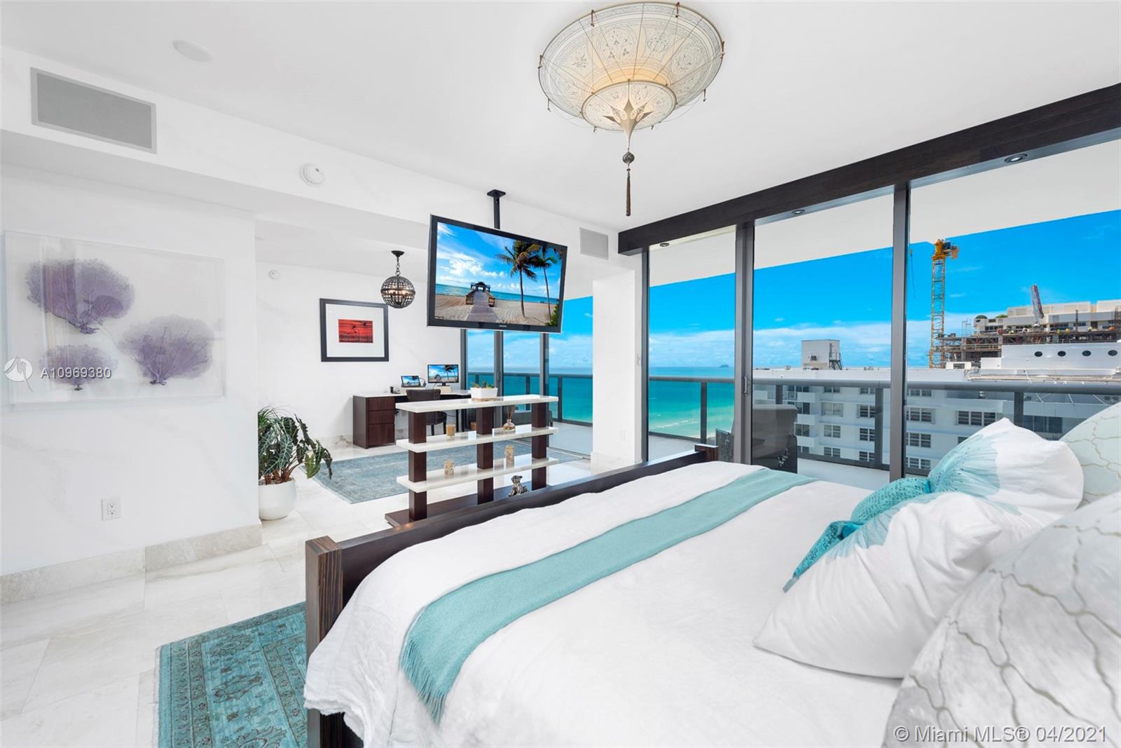 5875 Collins Avenue, Unit 1801/1802 Miami Beach, FL 33140 - Photo 26 of 71
