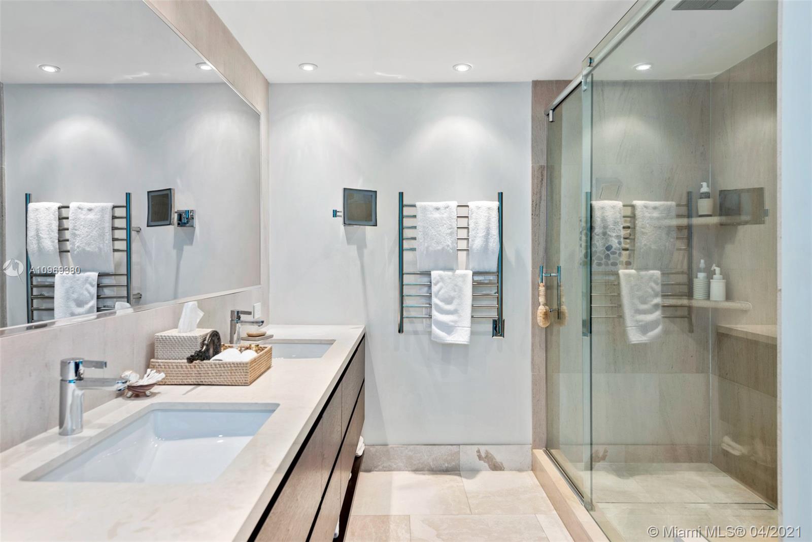 5875 Collins Avenue, Unit 1801/1802 Miami Beach, FL 33140 - Photo 32 of 71