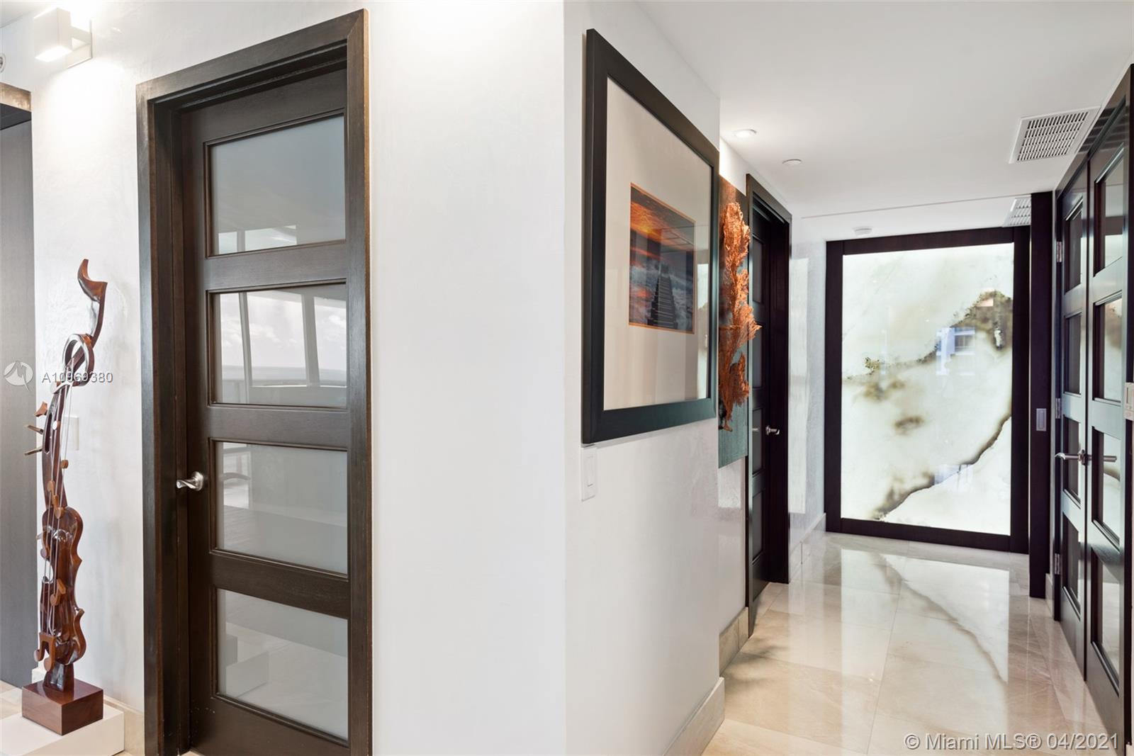 5875 Collins Avenue, Unit 1801/1802 Miami Beach, FL 33140 - Photo 36 of 71