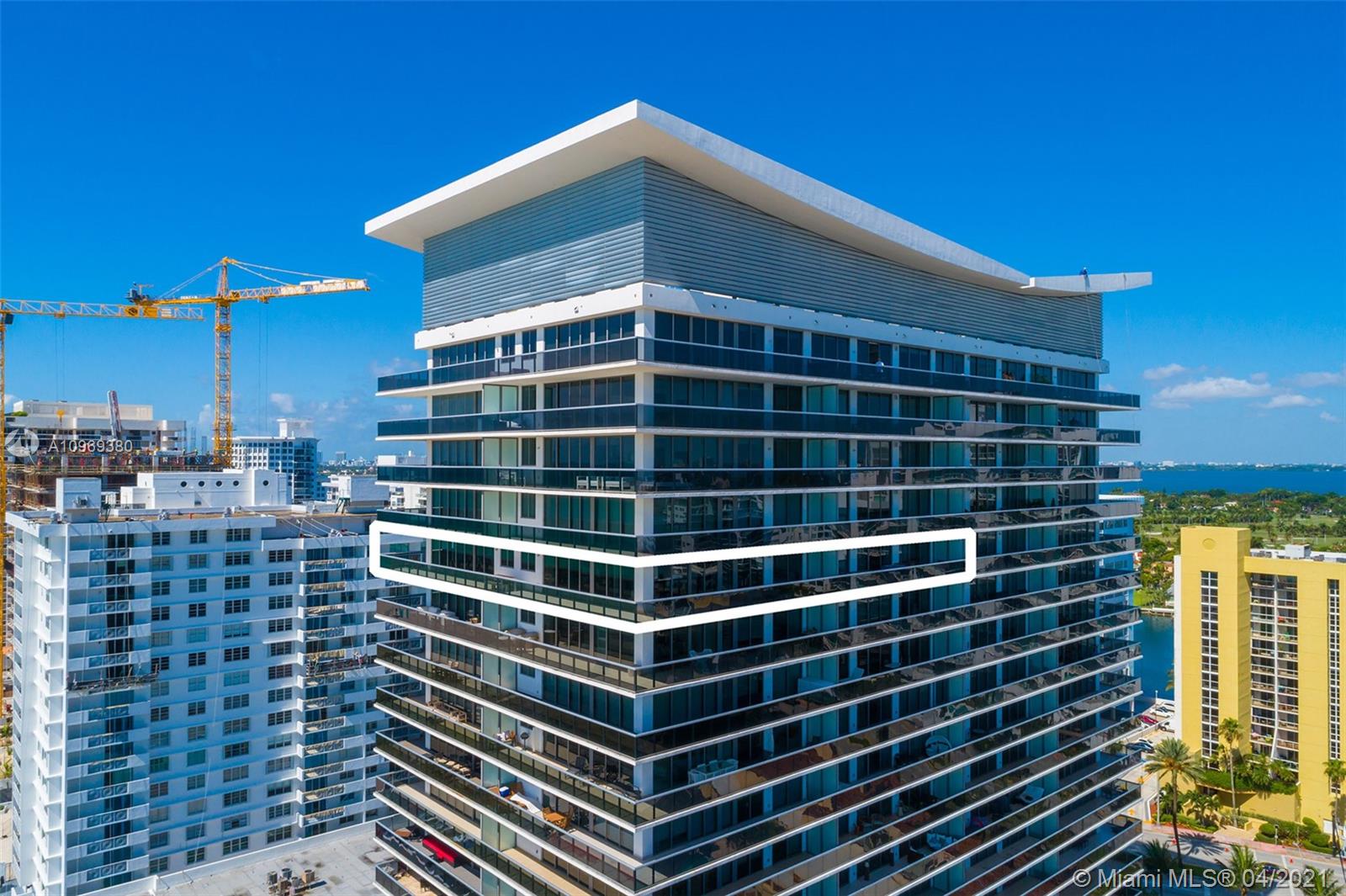 5875 Collins Avenue, Unit 1801/1802 Miami Beach, FL 33140 - Photo 5 of 71