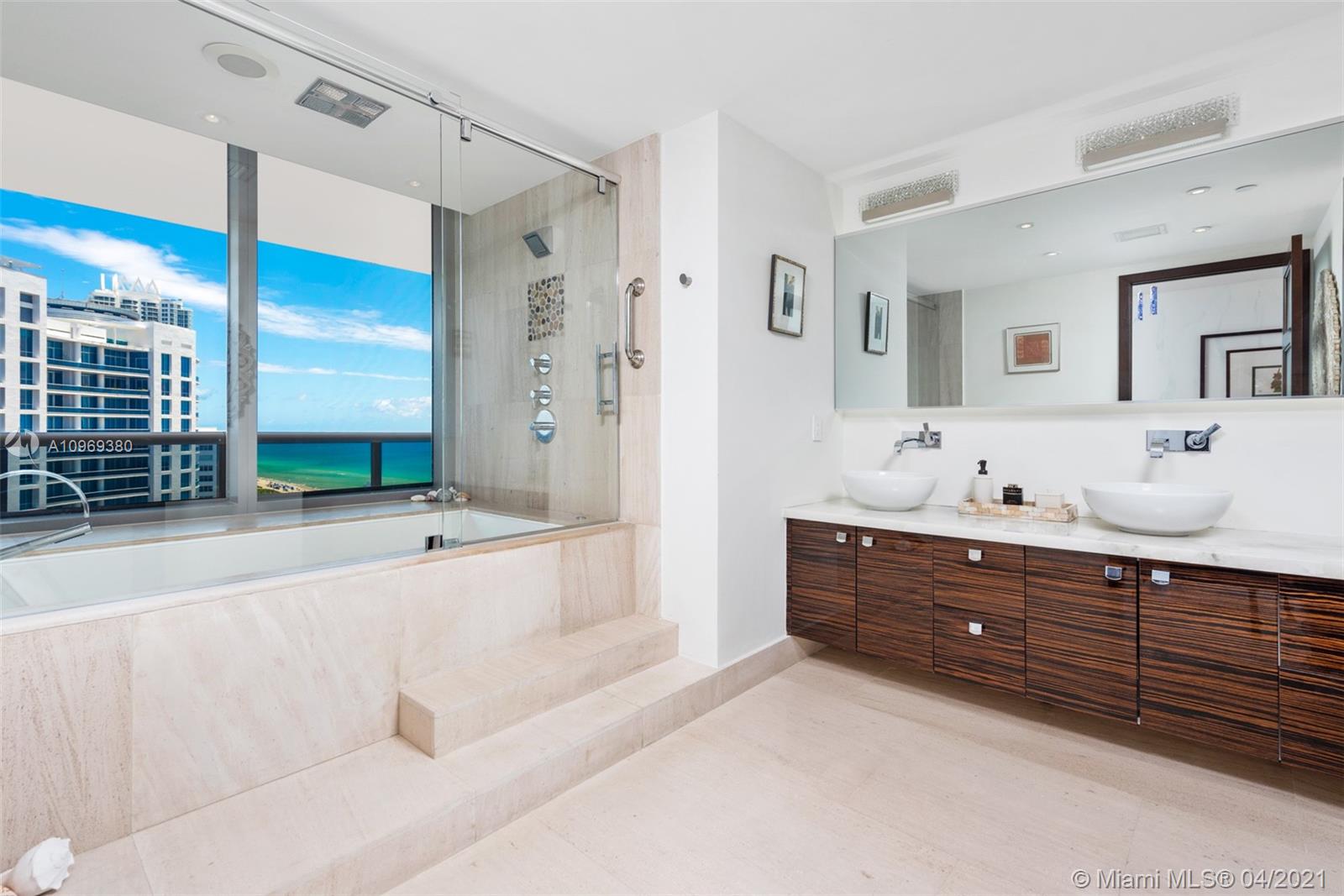 5875 Collins Avenue, Unit 1801/1802 Miami Beach, FL 33140 - Photo 44 of 71