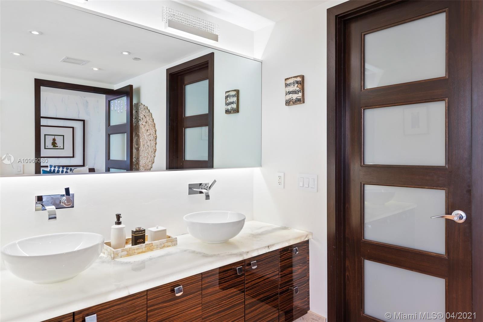 5875 Collins Avenue, Unit 1801/1802 Miami Beach, FL 33140 - Photo 46 of 71