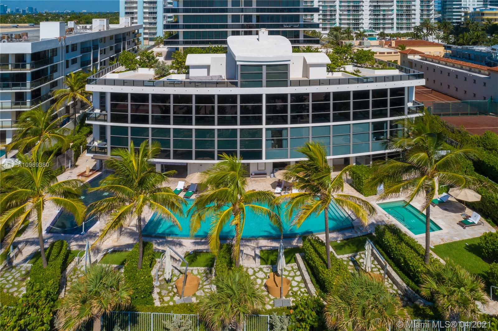 5875 Collins Avenue, Unit 1801/1802 Miami Beach, FL 33140 - Photo 58 of 71