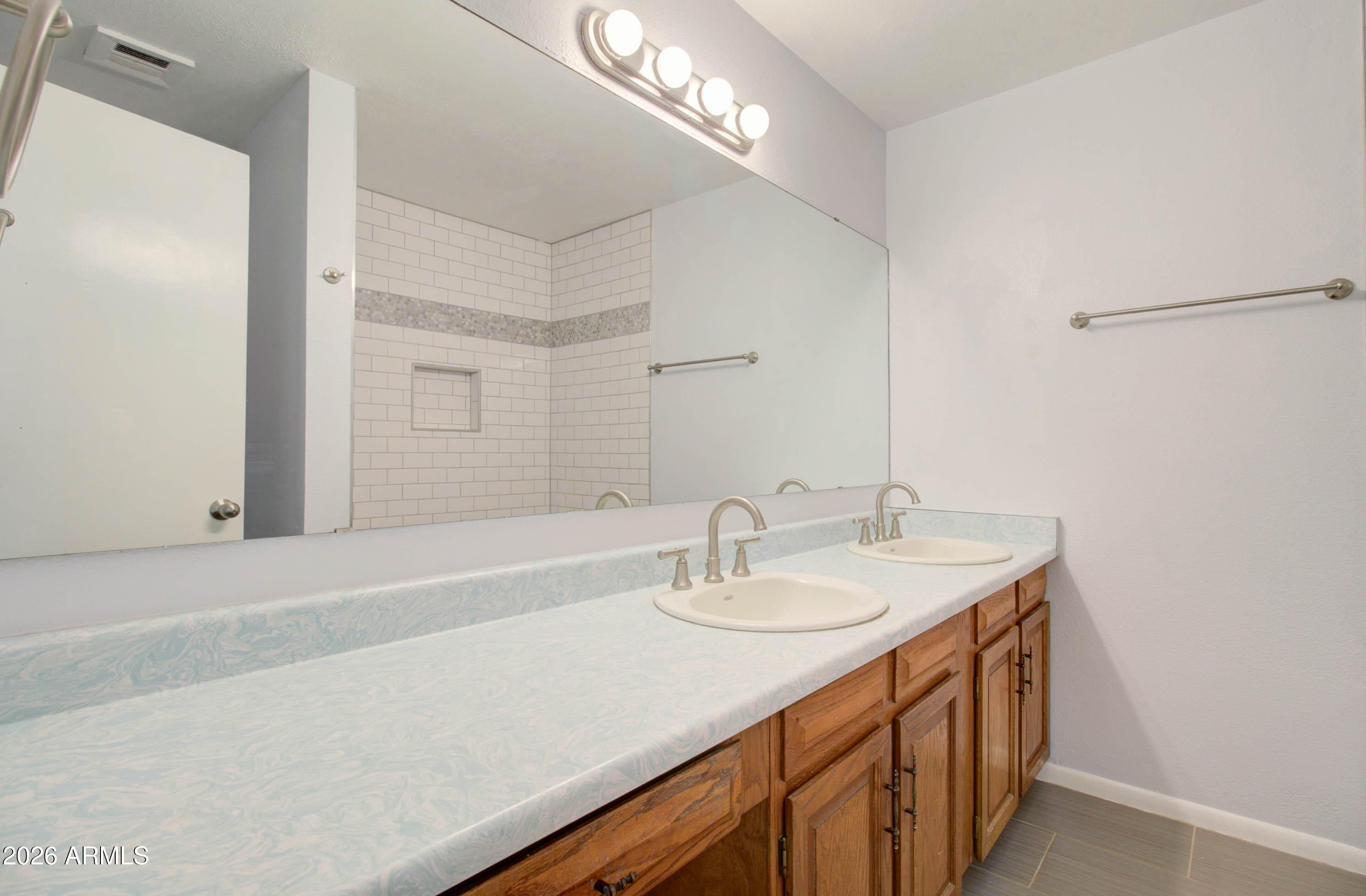 5165 East Monte Vista Road Phoenix, AZ 85008 - Photo 14 of 23 5165 E Monte Vista Rd-19