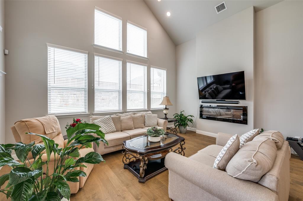 9767 Maple Hill Lane Frisco, TX 75035 - Photo 6 of 39