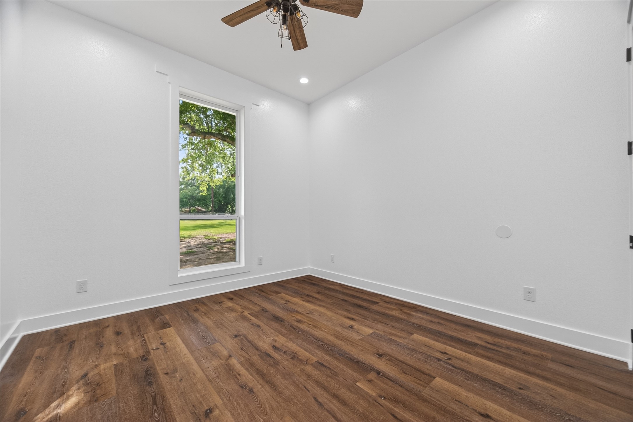 12625 Padon Road Needville, TX 77461 - Photo 10 of 50 Bright and well-sized secondary bedrooms with flexible use.