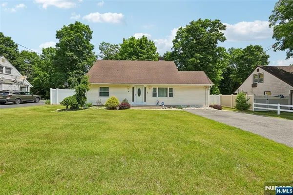 $499,000 | 35 Spruce Street, Pompton Lakes, NJ 07442