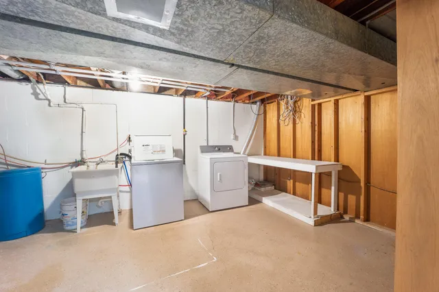 $249,900 | 8005 Edmonds Street, Portage, MI 49024