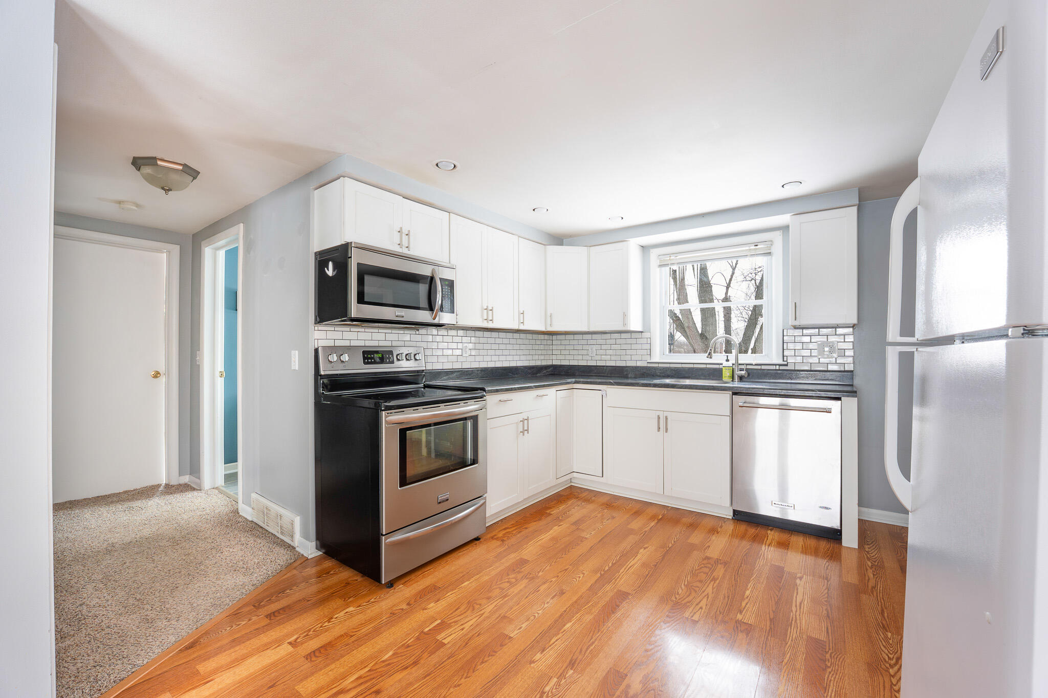 8005 Edmonds Street Portage, MI 49024 - Photo 7 of 27 8005_Edmonds_St_11