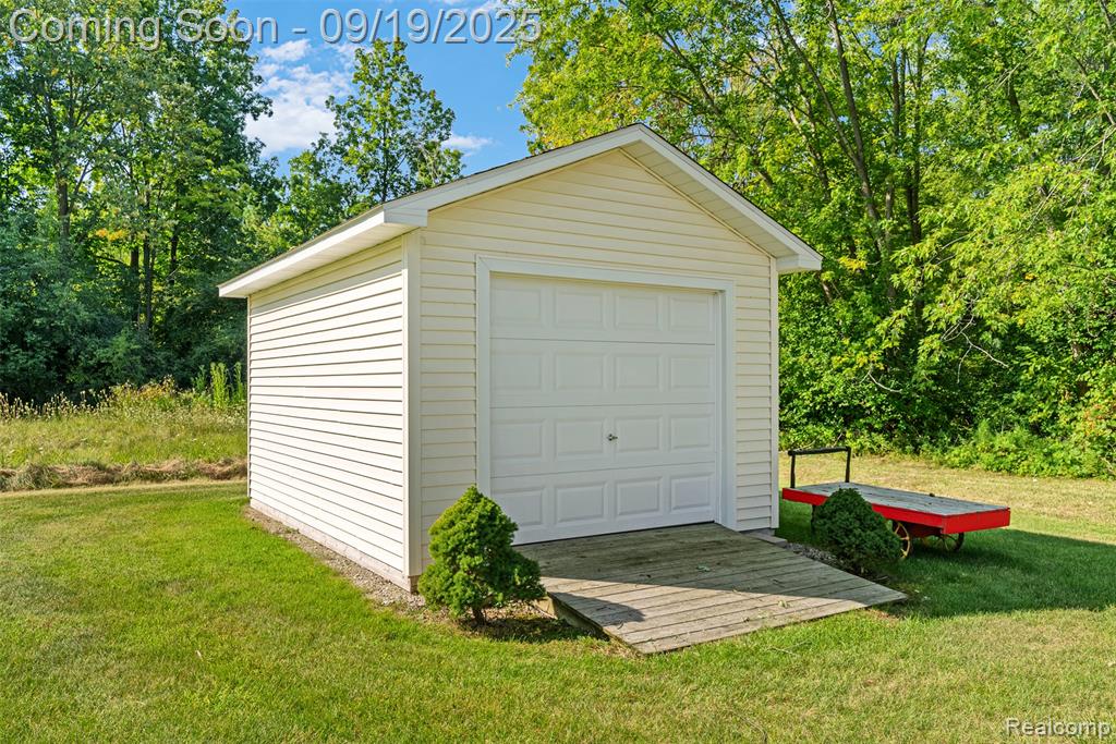 1091 West Reid Road Flint, MI 48507 - Photo 30 of 35