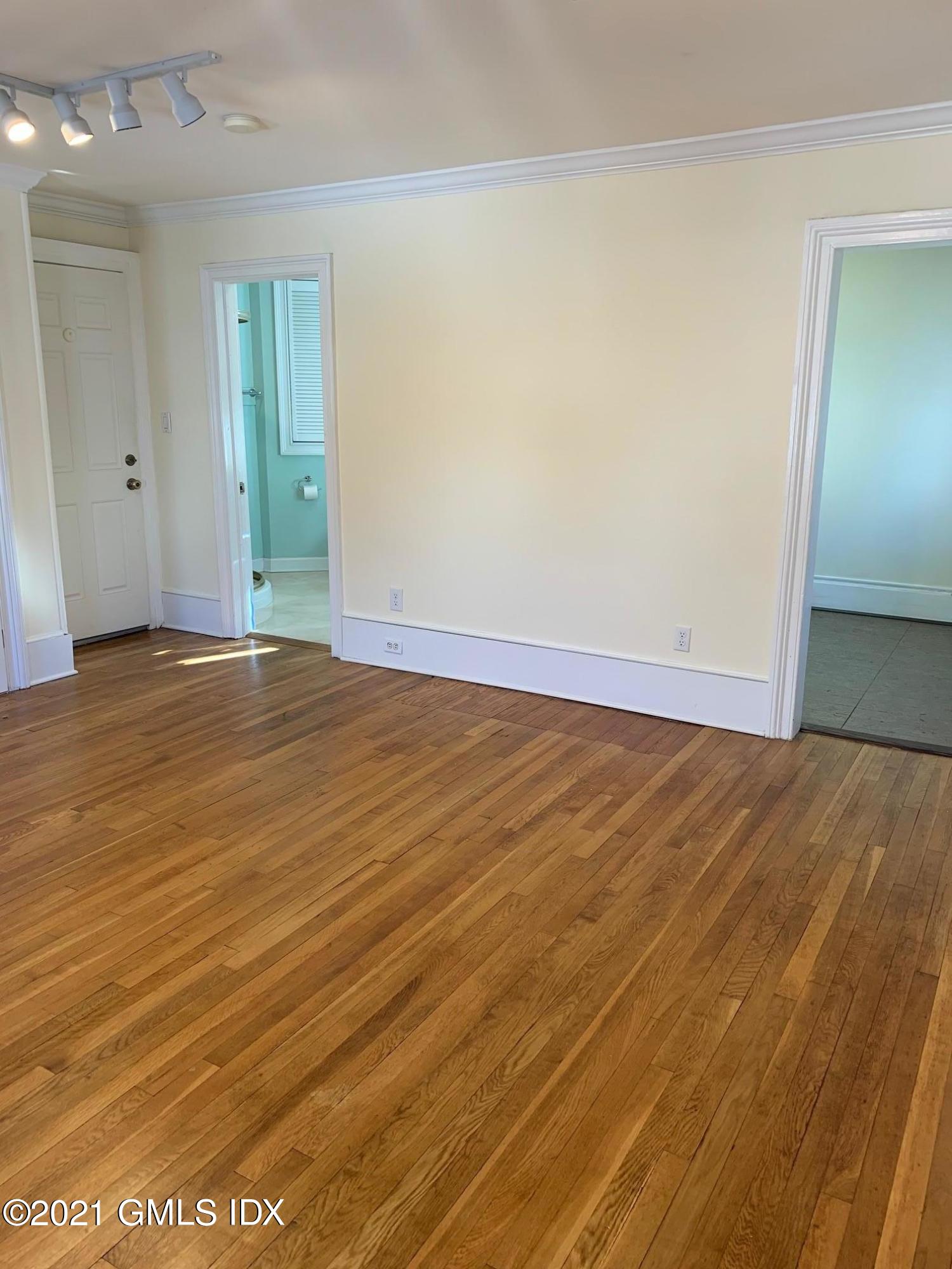 20 Division Street, Unit B Greenwich, CT 06830 - Photo 6 of 12 Studio