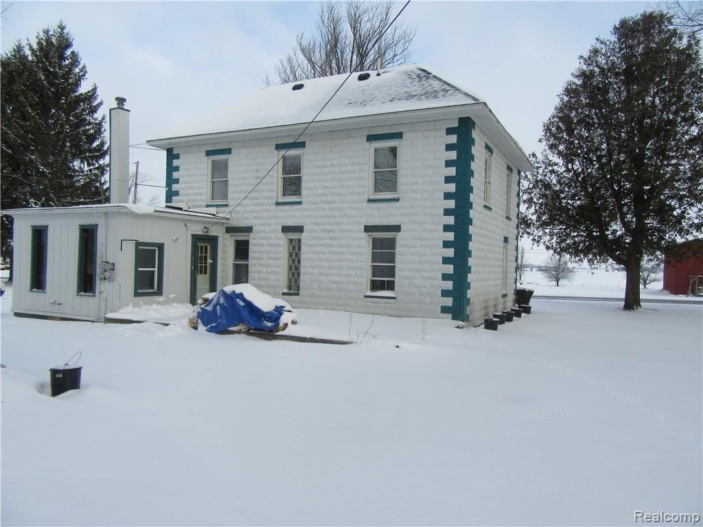 4904 Main Street Applegate, MI 48401 - Photo 4 of 39 IMG_7278.JPG