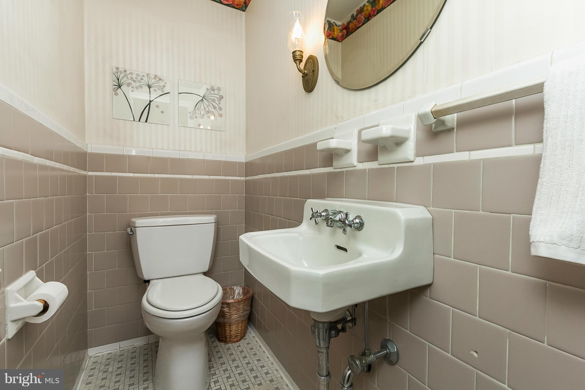 207 Churchwardens Road Baltimore, MD 21212 - Photo 11 of 30 Bath