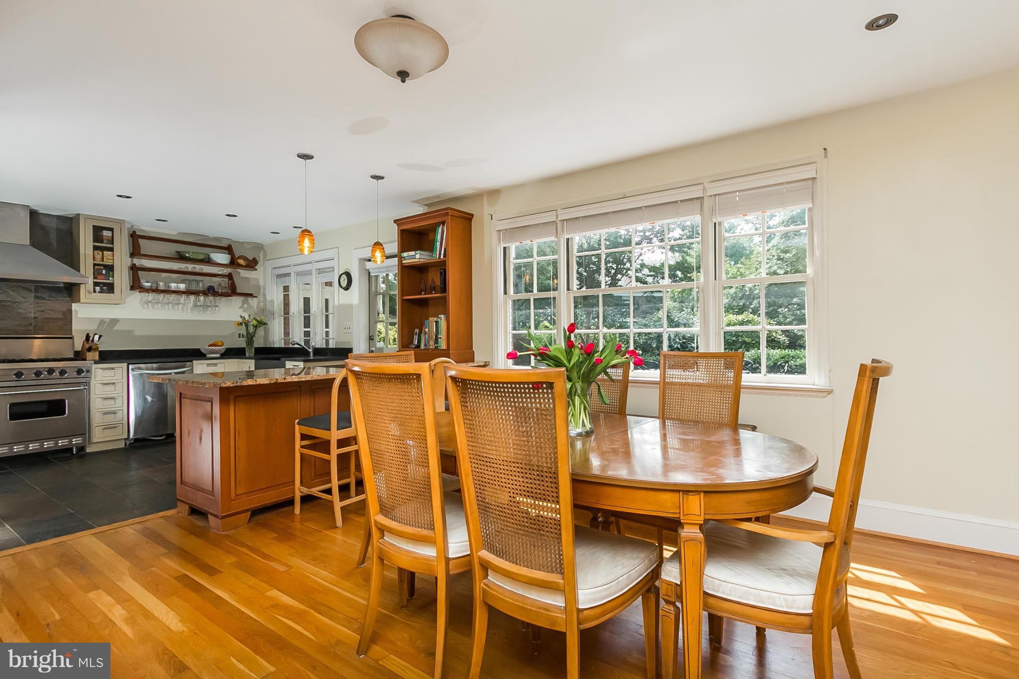 207 Churchwardens Road Baltimore, MD 21212 - Photo 9 of 30 Dining Room