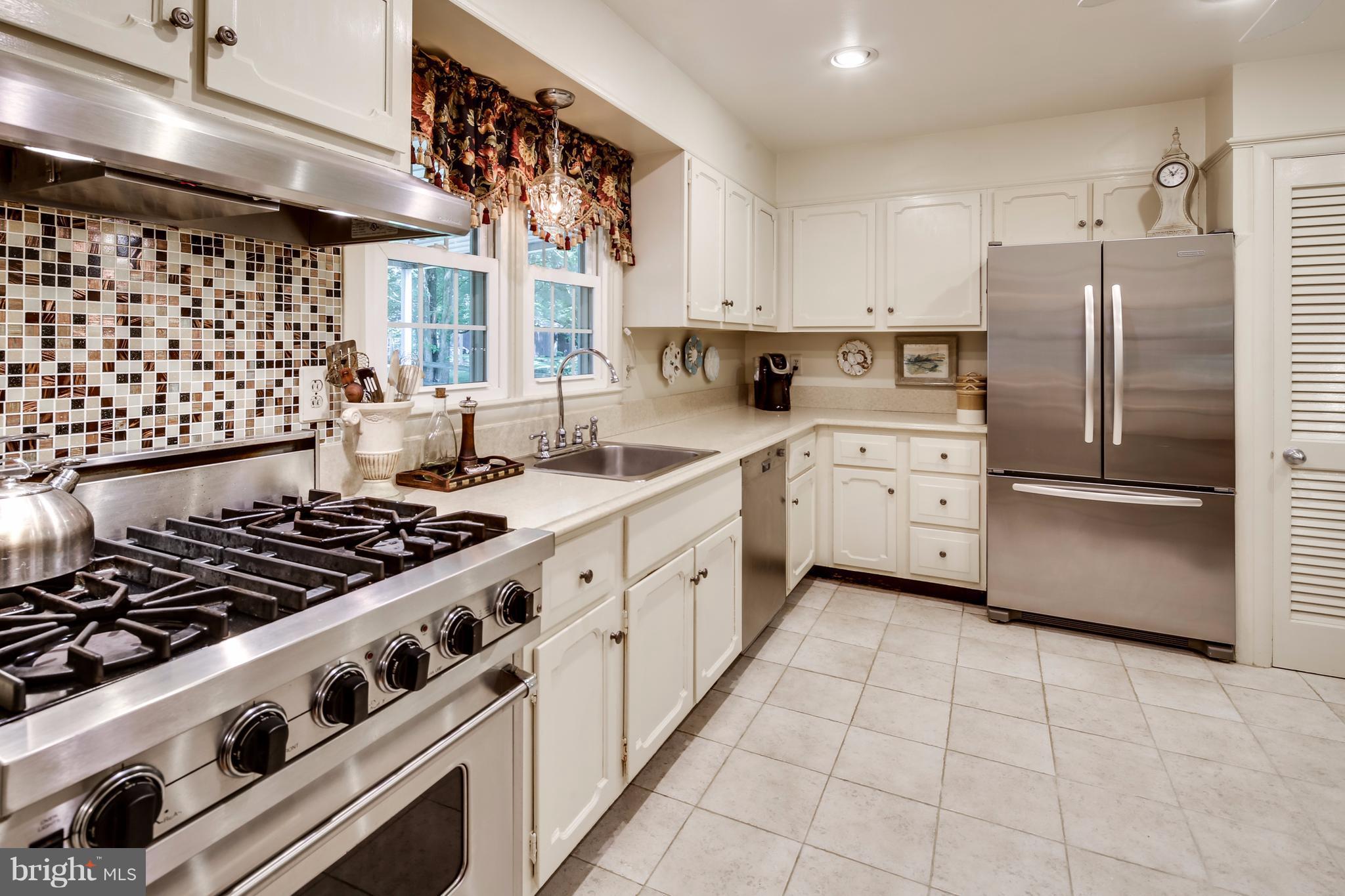4058 High Point Road Ellicott City, MD 21042 - Photo 7 of 25 Kitchen