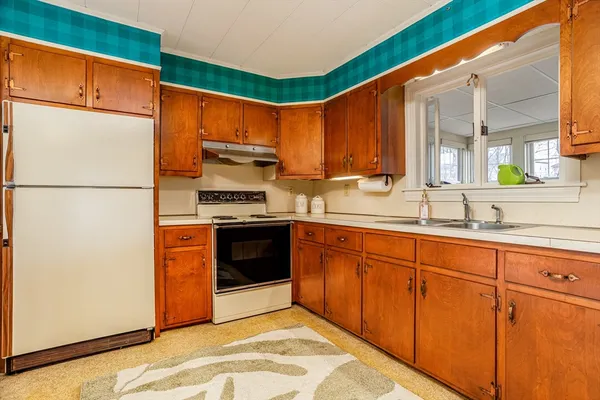 $359,900 | 213 Regan Street, Gardner, MA 01440