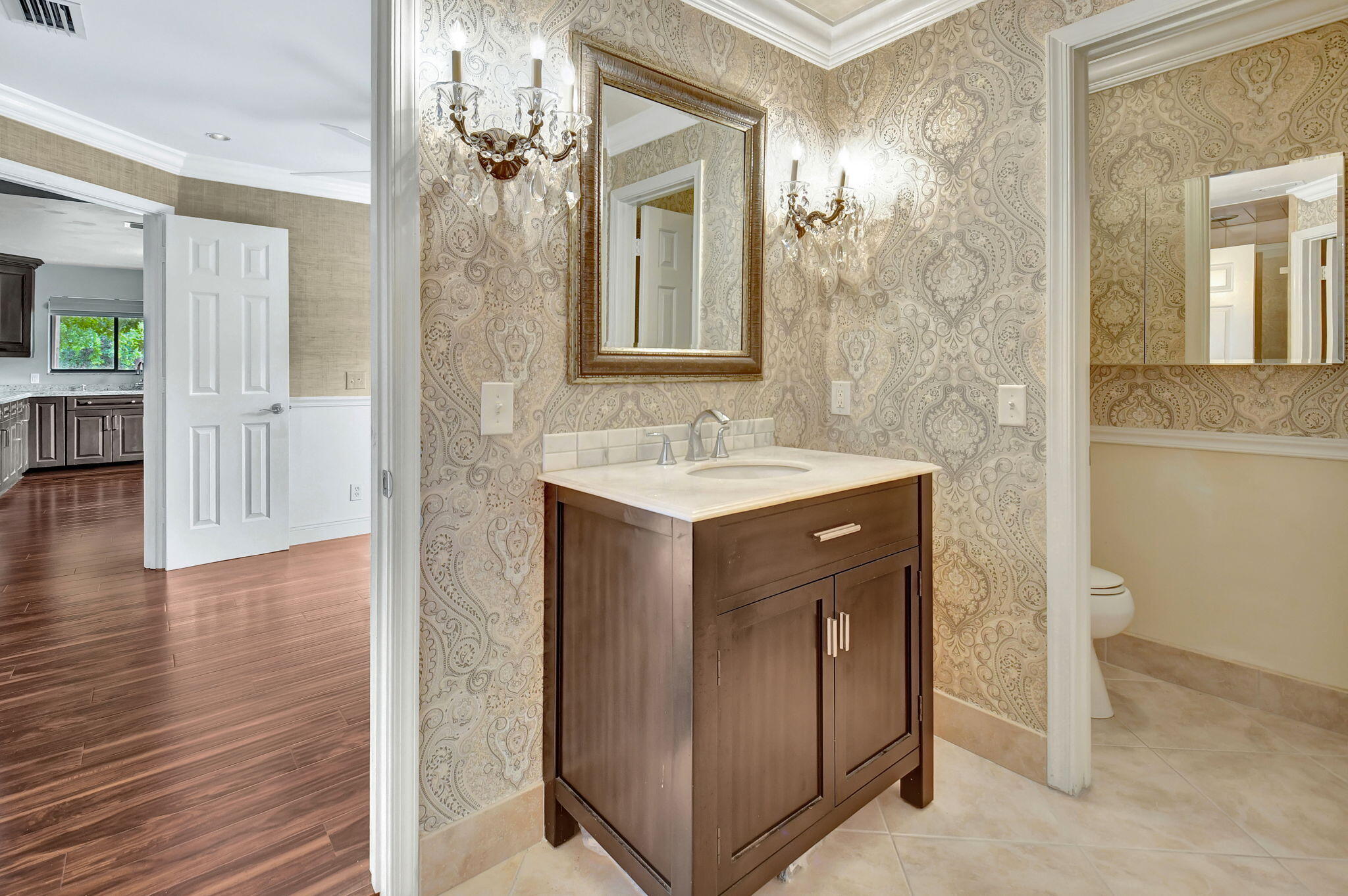 5731 Coach House Circle, Unit D Boca Raton, FL 33486 - Photo 28 of 47 BEAUTIFUL UPDATED GUEST BATH