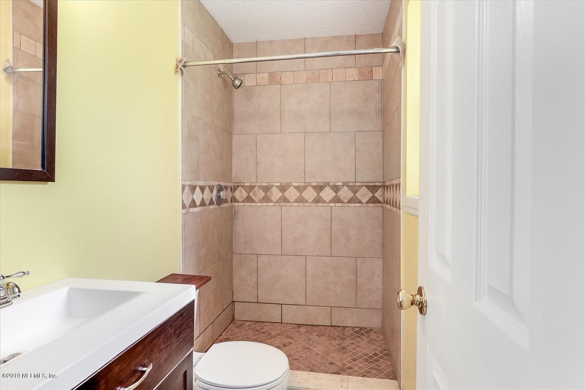 6243 Adams Road Macclenny, FL 32063 - Photo 9 of 18 08-Master Bathroom