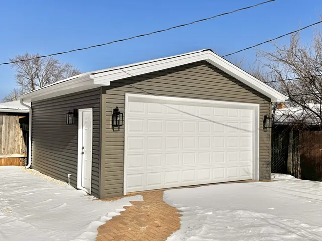 $359,000 | 16465 Terry Lane, Oak Forest, IL 60452