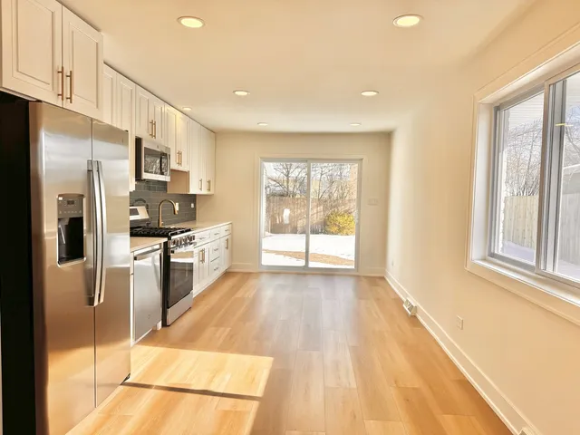 $359,000 | 16465 Terry Lane, Oak Forest, IL 60452