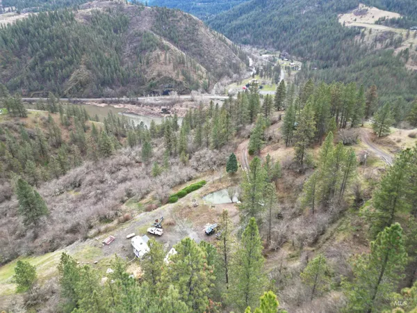 $300,000 | 620 Old Peck Grade, Lenore, ID 83541