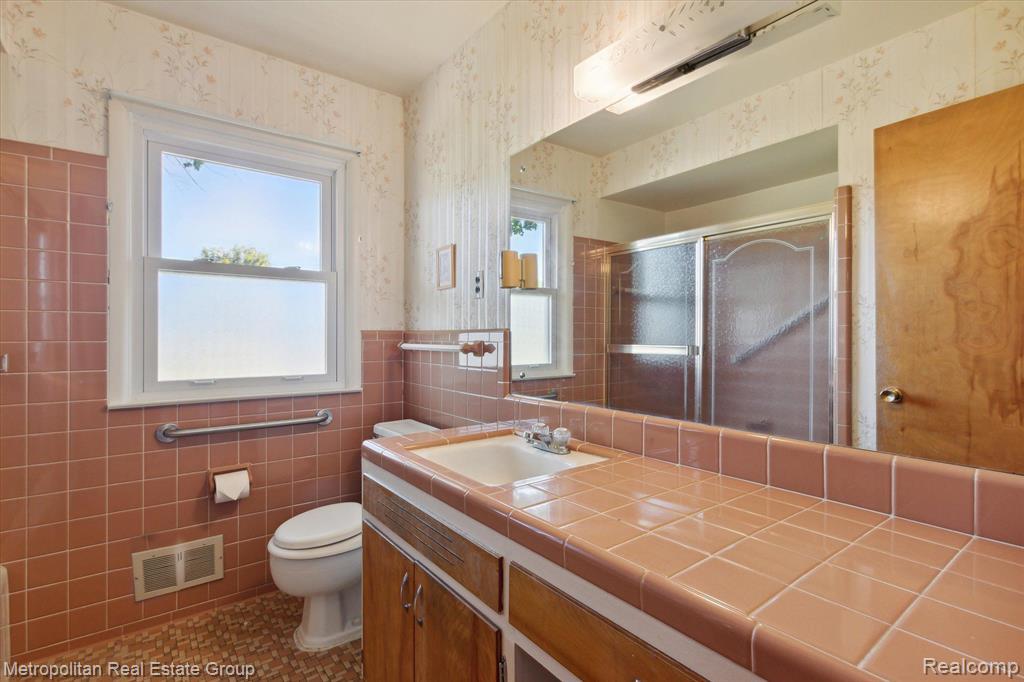 26115 Steele Road Farmington Hills, MI 48331 - Photo 32 of 40