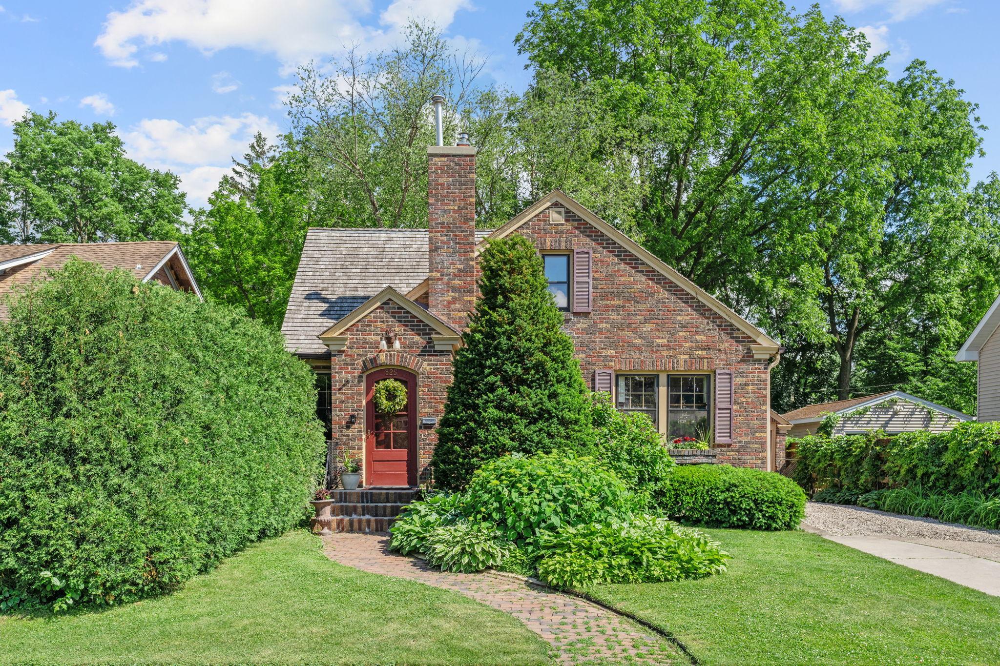 825 5th Avenue Southwest Faribault, MN 55021 - Photo 1 of 56