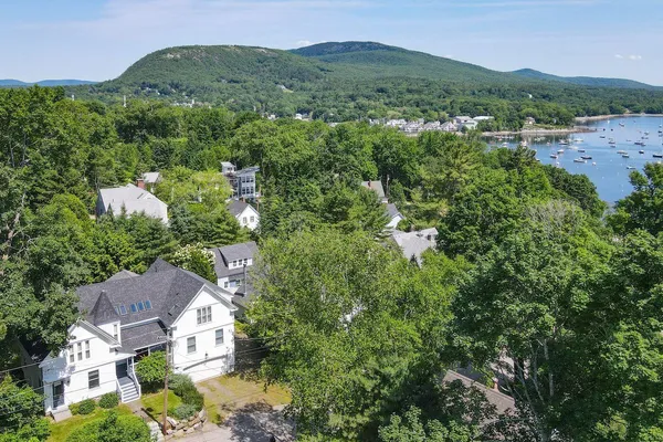 $1,487,000 | 9 Chestnut Hill Street, Camden, ME 04843