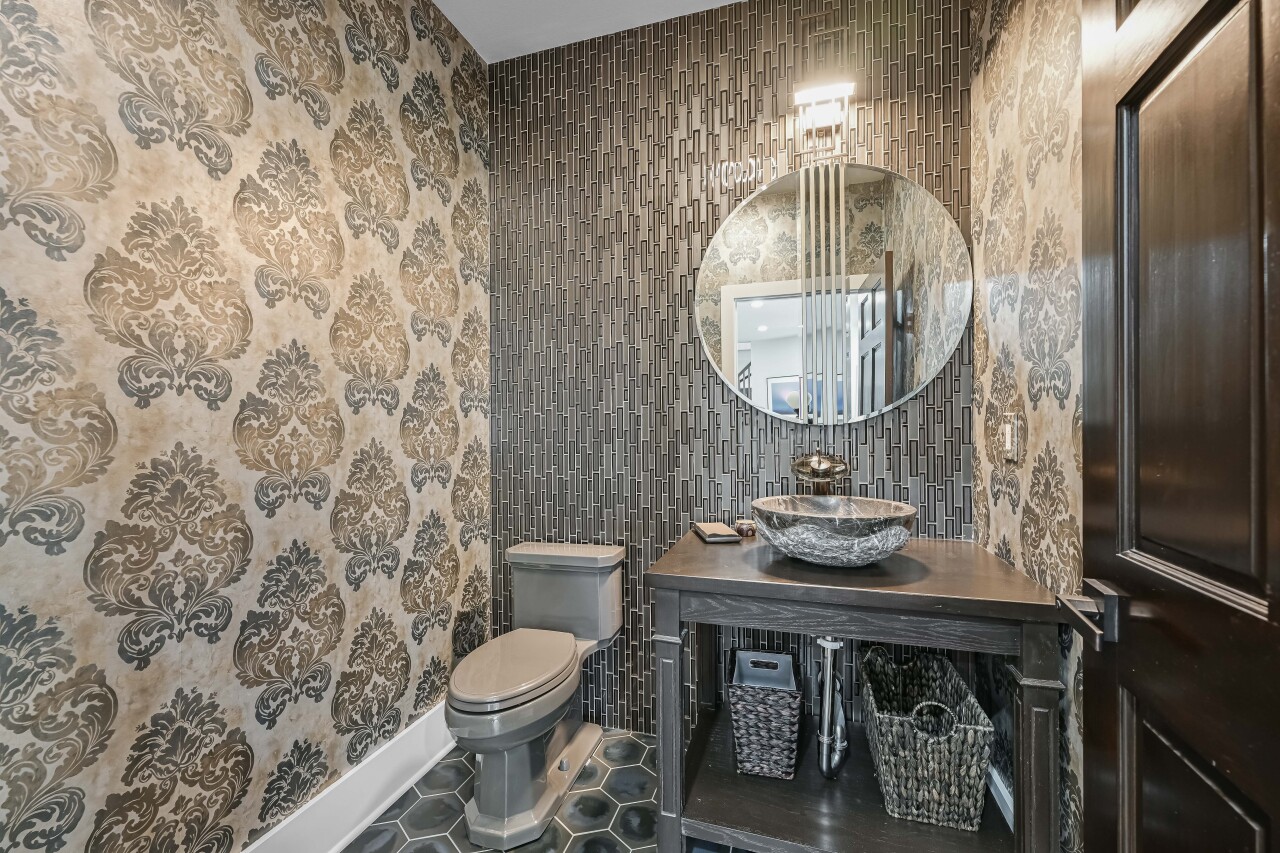 8825 North Spruce Road River Hills, WI 53217 - Photo 12 of 42 Photo 13